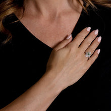 Load image into Gallery viewer, 14kt Gold 1/8 ct tw Vintage Ring F VS Diamonds Emerald Center
